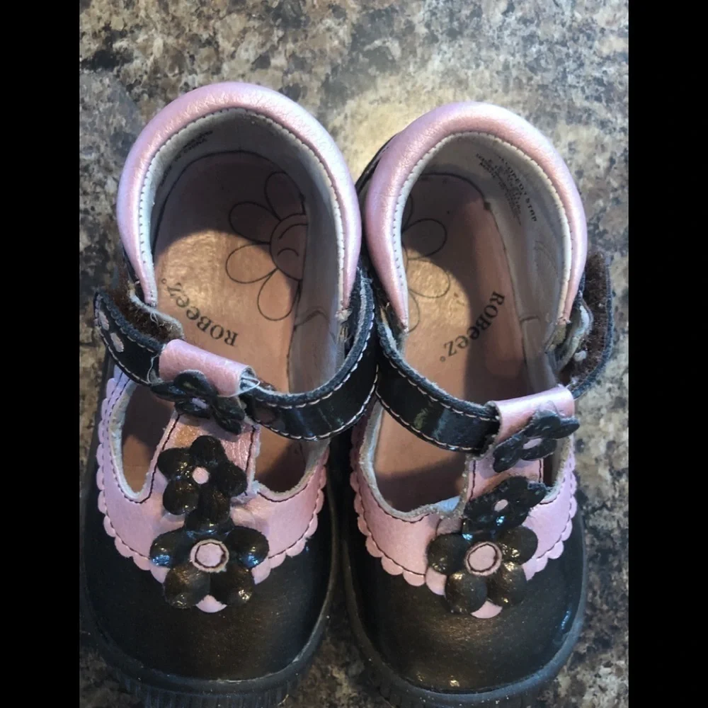 Robeez Brown Pink Scalloped T-Strap Shoe Toddler Sz. 7 Spring Fashion Easter - Picture 5 of 5